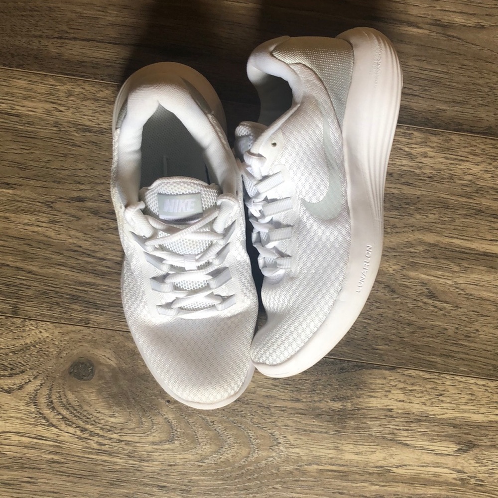 Nike|| white Lunarconverge shoes